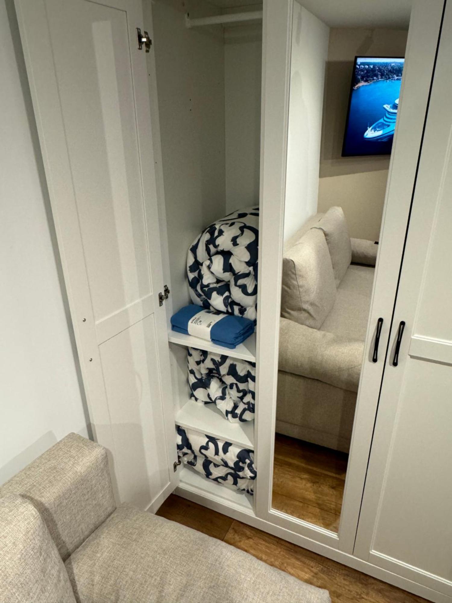 Gray Apartment 24H - Parking On The Street คาโตวีตเซ ภายนอก รูปภาพ